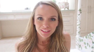 Foxy mom Pristine Edge takes it in her mouth and ass