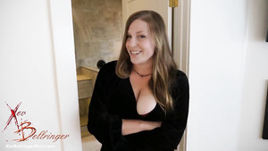 Thick mature woman spreads her legs to reveal a wonderfully tight wet pussy