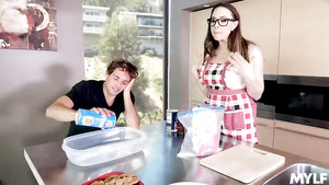 MILF with amazing thighs allow her mature cunt to be licked by a younger man