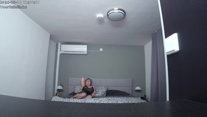 Amateur wifey riding a dick in the hotel room