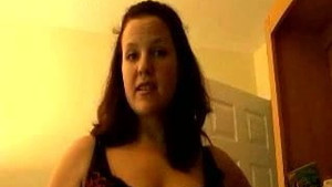 Seducing milf gets down to demonstrate her dominant blowjob skills